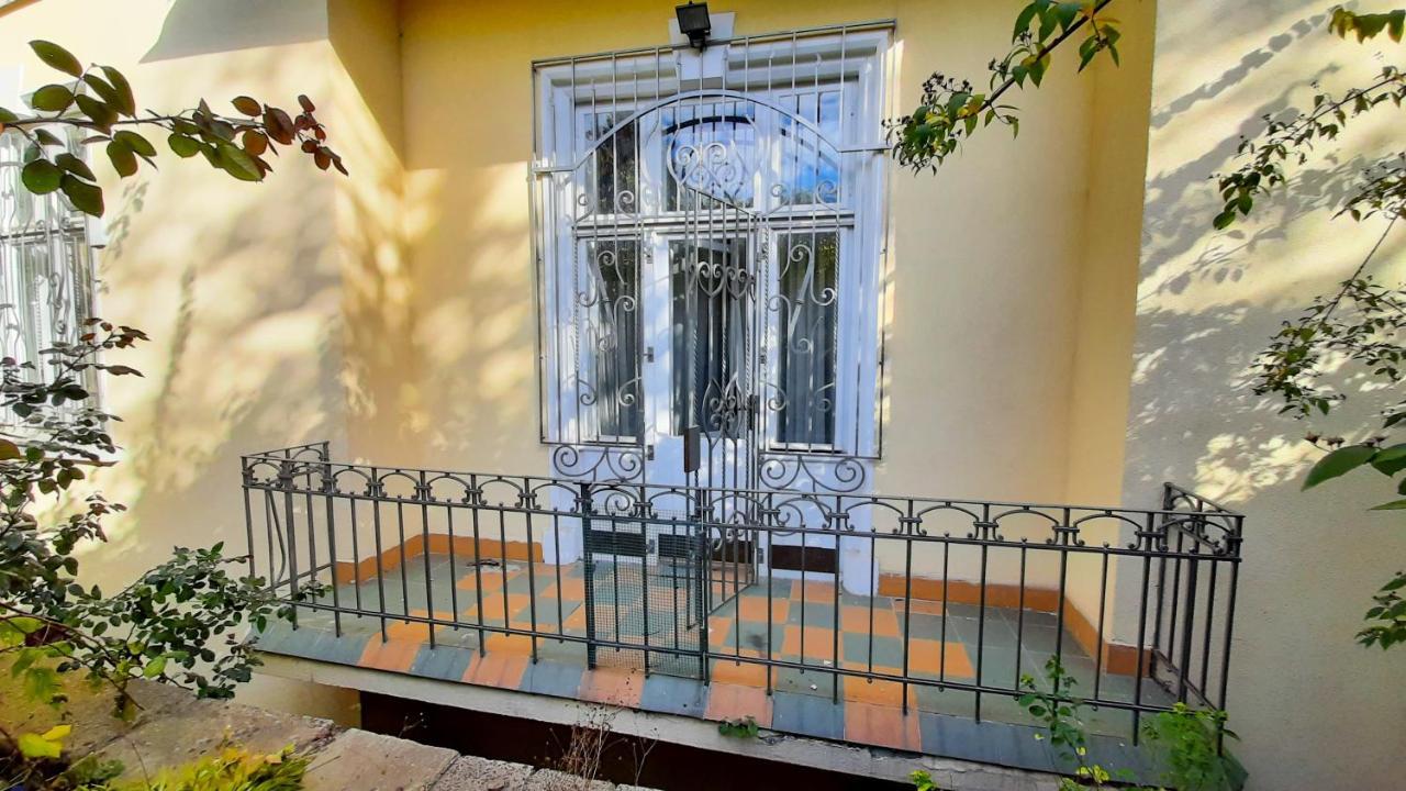 3 Bedrooms Royal Italian Style In An Austrian Building, Parking, Balcony Leópolis Exterior foto